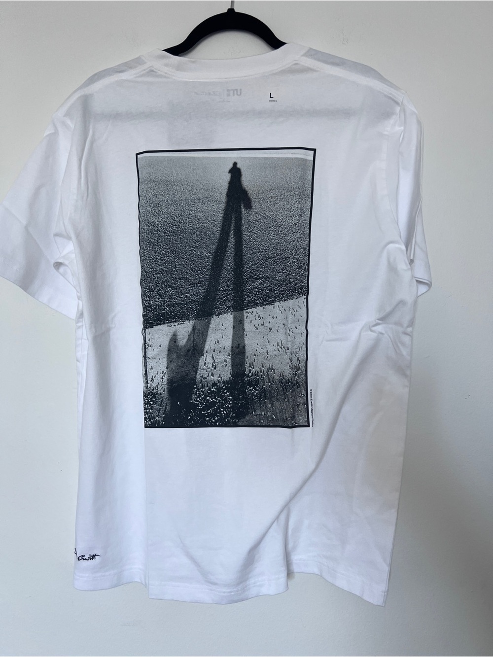UNIQLO White Graphic Back-Print T-Shirt